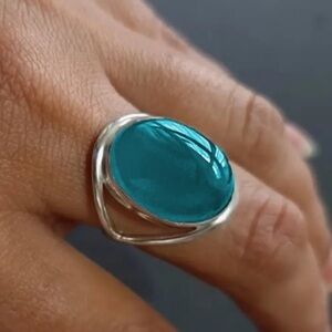 NWT Vintage Sky Blue Synthetic Gemstone Ring.